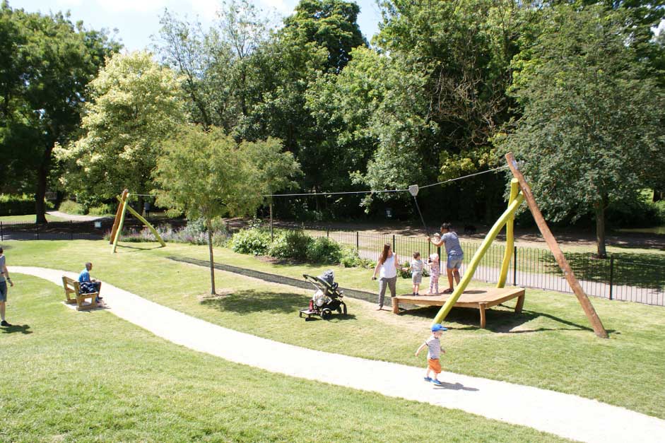 Mehrgenerationenpark – Parklandschaft mit Spielplatz-Seilbahn